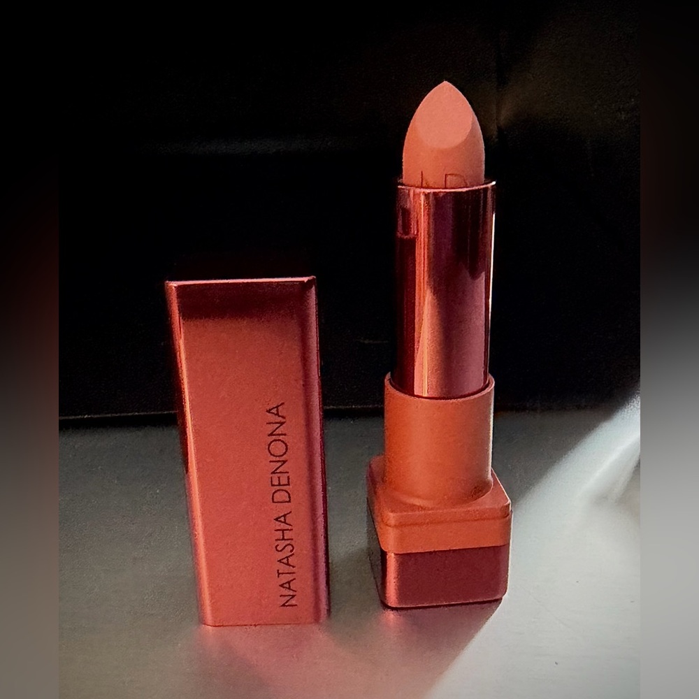Brand new Natasha Denona I Need A Rose Lipstick in shade 20.5P Daphne